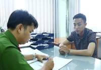 Kẻ hiếp dâm bị thiếu nữ chống cự trong bãi đất trống