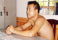 Tên trộm tiệm vàng bị bắt tại chỗ vì tham 'ăn nhiều'