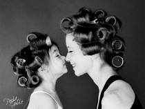 Cực kỳ đáng yêu bộ ảnh 'mẹ con song sinh'