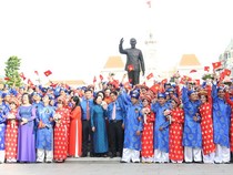 Ngày hạnh phúc của 100 đôi uyên ương