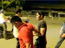 Trộm xe máy, bị truy đuổi nhảy xuống sông trốn dưới đám bèo