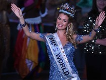 Cùng ngắm vẻ đẹp của đương kim hoa hậu thế giới 2015