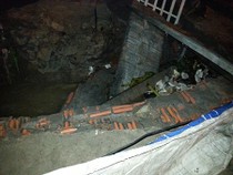 Đào bới được thi thể hai mẹ con tử nạn dưới đống đổ nát