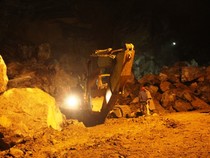Sập mỏ đá Thanh Hóa: Vẫn hy vọng hai công nhân mất tích còn sống