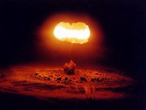 Trung Quốc có kịch bản dùng bom neutron ‘chống Mỹ xâm lược’?