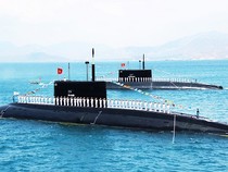 Hình ảnh tuyệt đẹp Tàu ngầm Kilo của Hải quân VN trình diễn trên biển