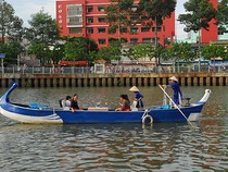 Du lịch trên kênh Nhiêu Lộc - Thị Nghè có gì lạ?