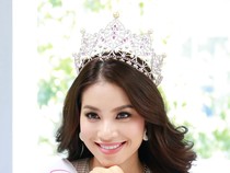 Hoa hậu Phạm Hương khoe vẻ đẹp trước ngày lên đường