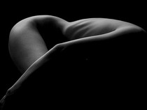 Bộ ảnh nude giúp Thái Phiên đạt tước hiệu Nghệ sĩ đặc biệt xuất sắc