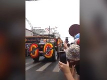 Hàng ngàn người Ninh Bình đón linh cữu Chủ...