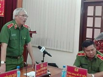 Clip: Họp báo vụ con gái thuê người đốt...