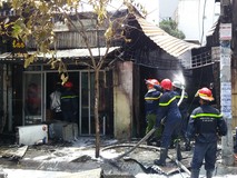 Hỏa hoạn thiêu rụi 3 cửa hàng ở quận...