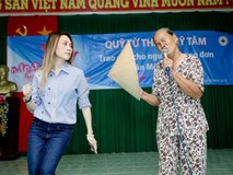 Mỹ Tâm nhường sân khấu cho cụ bà hát 'Tôi...