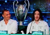 Nỗi lo của Ruud Gullit khi mang cúp đến Việt Nam