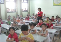 Hà Nội: Chen chúc 70 bé trong một lớp