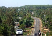 Xin lùi thông tuyến đường Hồ Chí Minh vì... thiếu 28.400 tỉ