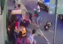 Clip kinh hoàng tài xế lao xe vào đám đông:Khủng bố World Cup?
