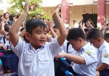 Các trường chưa được tạm thu đầu năm học mới