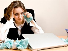Ứng xử với nước mắt nơi công sở