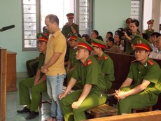 Bị cáo “thực hiện quyền im lặng”, tòa phải hoãn xử