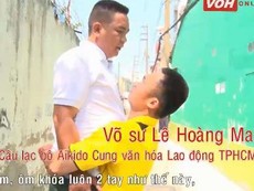 Xử lý tình huống bị sàm sỡ, ôm và nhấc lên cao