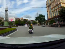Pha trượt đuổi bắt taxi phạm luật như phim hành động