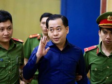 Vũ ‘nhôm’ gây kinh ngạc với trí nhớ về 'lời khai sinh đôi'
