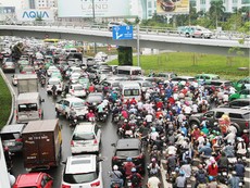 Video: Tân Sân Nhất kẹt xe kinh hoàng