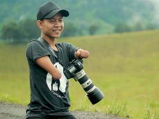 Nhiếp ảnh gia chuyên nghiệp mặc dù không có tay chân