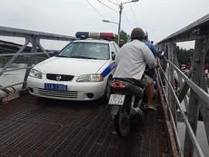 Clip: Dân Nhà Bè kêu cứu vì cầu sắt không đảm bảo