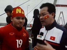 Cảm xúc của cầu thủ Quang Hải khi được chào đón trở về