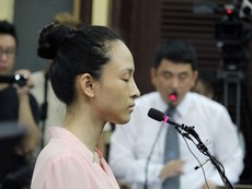 Chủ tọa thẩm vấn Phương Nga về 16,5 tỉ
