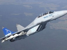 Tiêm kích MiG-35 trình diễn ngoạn mục ở triển lãm