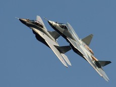 Uy lực siêu tiêm kích tàng hình Sukhoi Su-57 của Nga