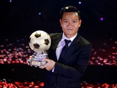 Giây phút Đinh Thanh Trung giành Quả bóng vàng 2017