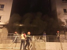 Cư dân kể lại giây phút tháo chạy khỏi tòa nhà Carina