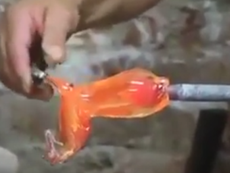 Clip: Làm ngựa bằng thủy tinh chỉ trong 1 phút 30 giây