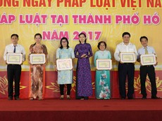 Hơn 1.500 người tham gia Ngày hội pháp luật 2017