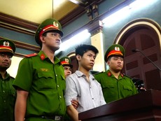 Clip tòa tuyên án tử hình hung thủ vụ thảm sát 5 người