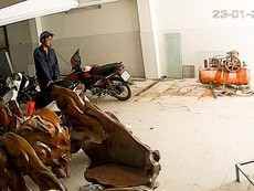 Clip: Hai thanh niên giả thợ điện thản nhiên vào nhà ăn trộm
