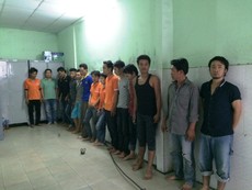 Đặc nhiệm đóng giả công nhân 'đột kích' sới bạc trong khu chế xuất