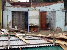 Cảnh tượng ngổn ngang sau khi bão đổ bộ vào Nghệ An