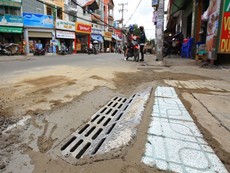 Tuyến đường đầu tiên ở TP.HCM được lắp hố ga ngăn mùi