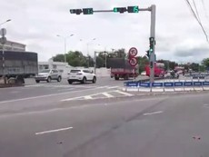 Trạm thu phí Cai Lậy 'xả cửa', dân vẫn chọn đi quốc lộ