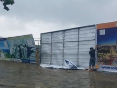 Cảnh tượng ngổn ngang sau một đêm mưa lớn ở Đà Nẵng