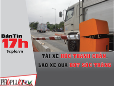 Tài xế húc thanh chắn, lao xe qua BOT Sóc Trăng