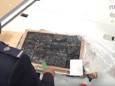 Clip: Bắt nữ hành khách mang gần 5 kg heroin từ Việt Nam đi Úc