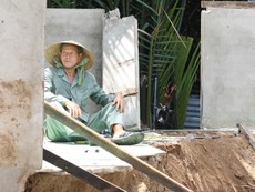 Người dân TP.HCM nơm nớp lo sợ vì sạt lở ven sông
