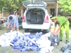 Bắt quả tang ô tô chở 5.000 gói thuốc lá lậu