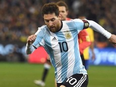 Messi lập hat-trick, Argentina giành vé dự World Cup